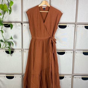 Universal threads cap sleeve pumpkin wrap dress